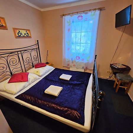 Hotel Saentis Komorni Lhotka Ngoại thất bức ảnh