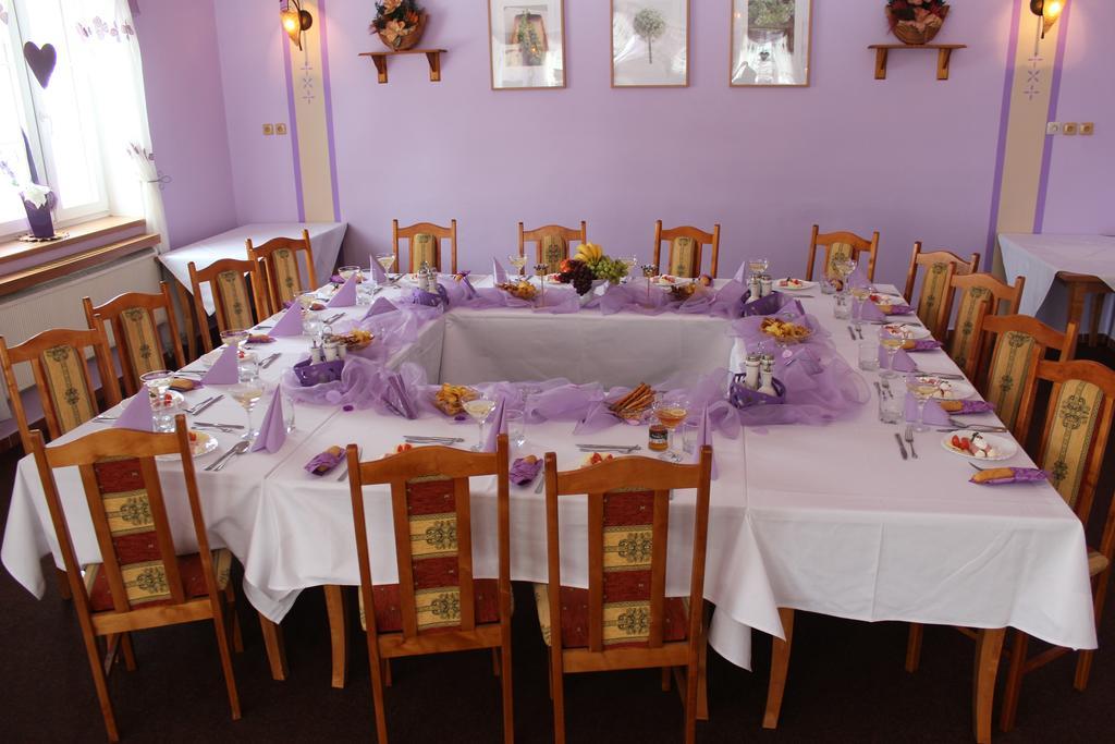 Hotel Saentis Komorni Lhotka Ngoại thất bức ảnh