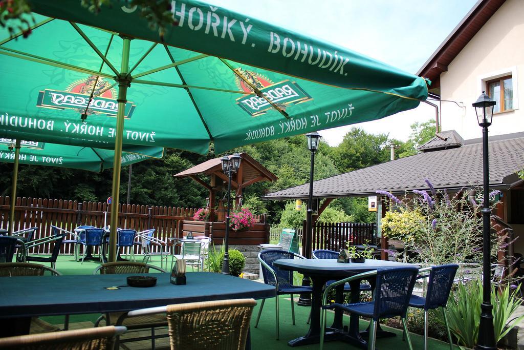 Hotel Saentis Komorni Lhotka Ngoại thất bức ảnh